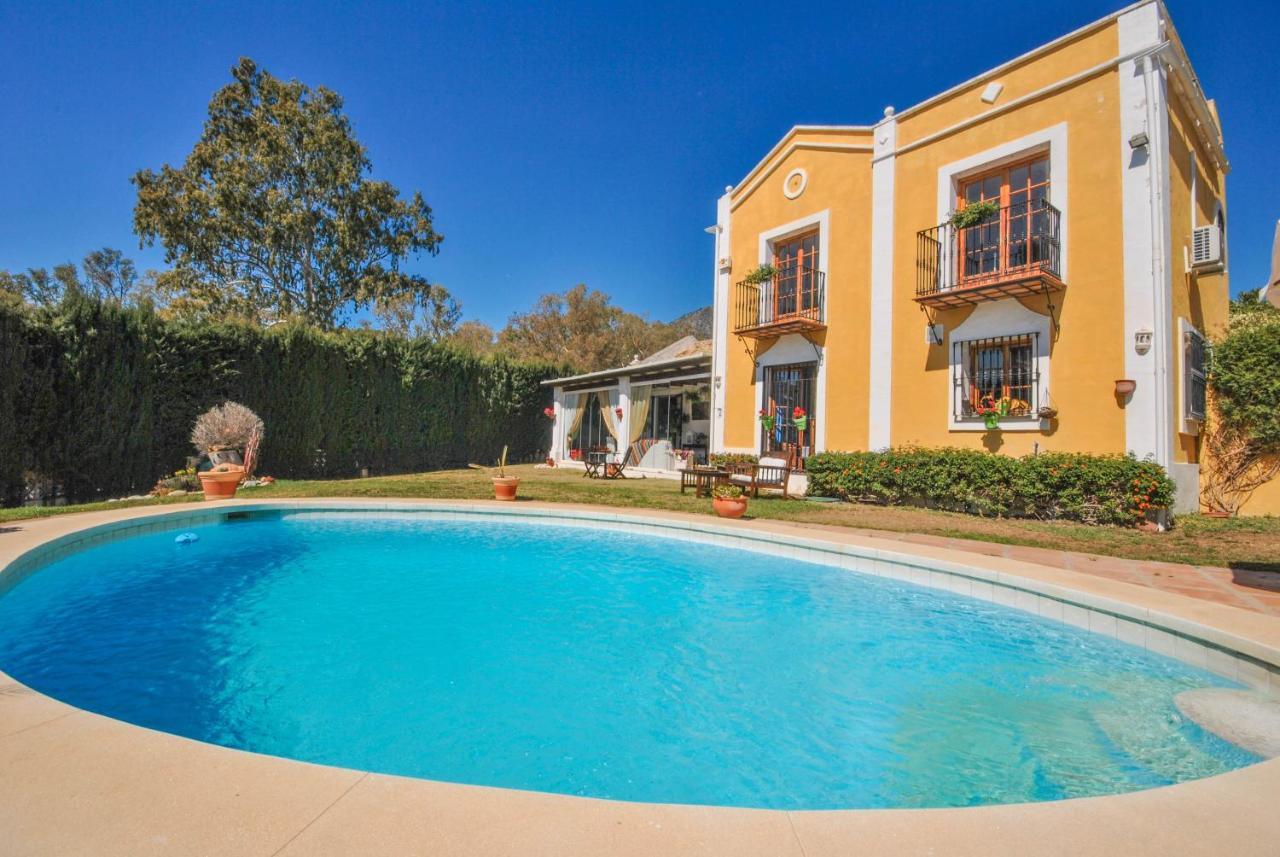 Chambre Double ou Lits Jumeaux de Luxe avec Accès Piscine